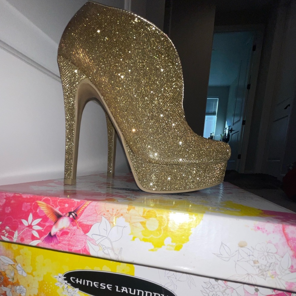 Chinese Laundry Women's Lickety Split Gold Sparkle Heeled Booties